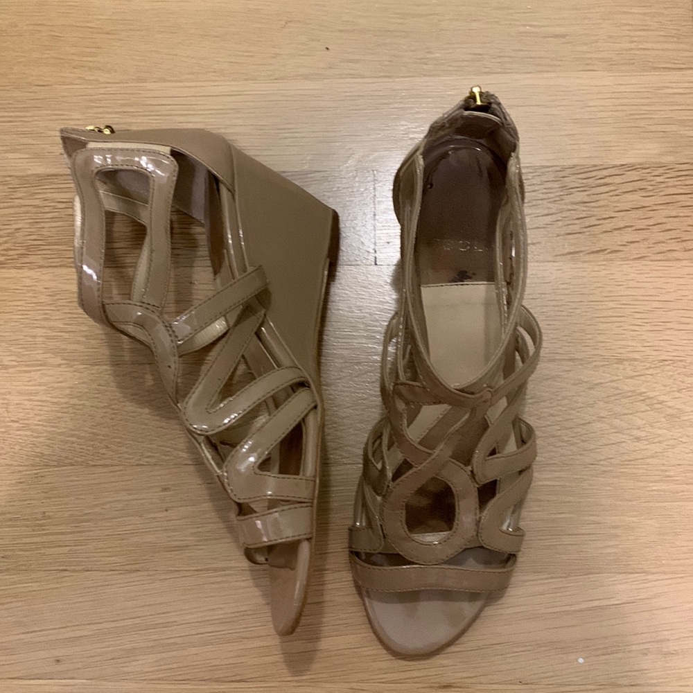 Tan patent leather wedges